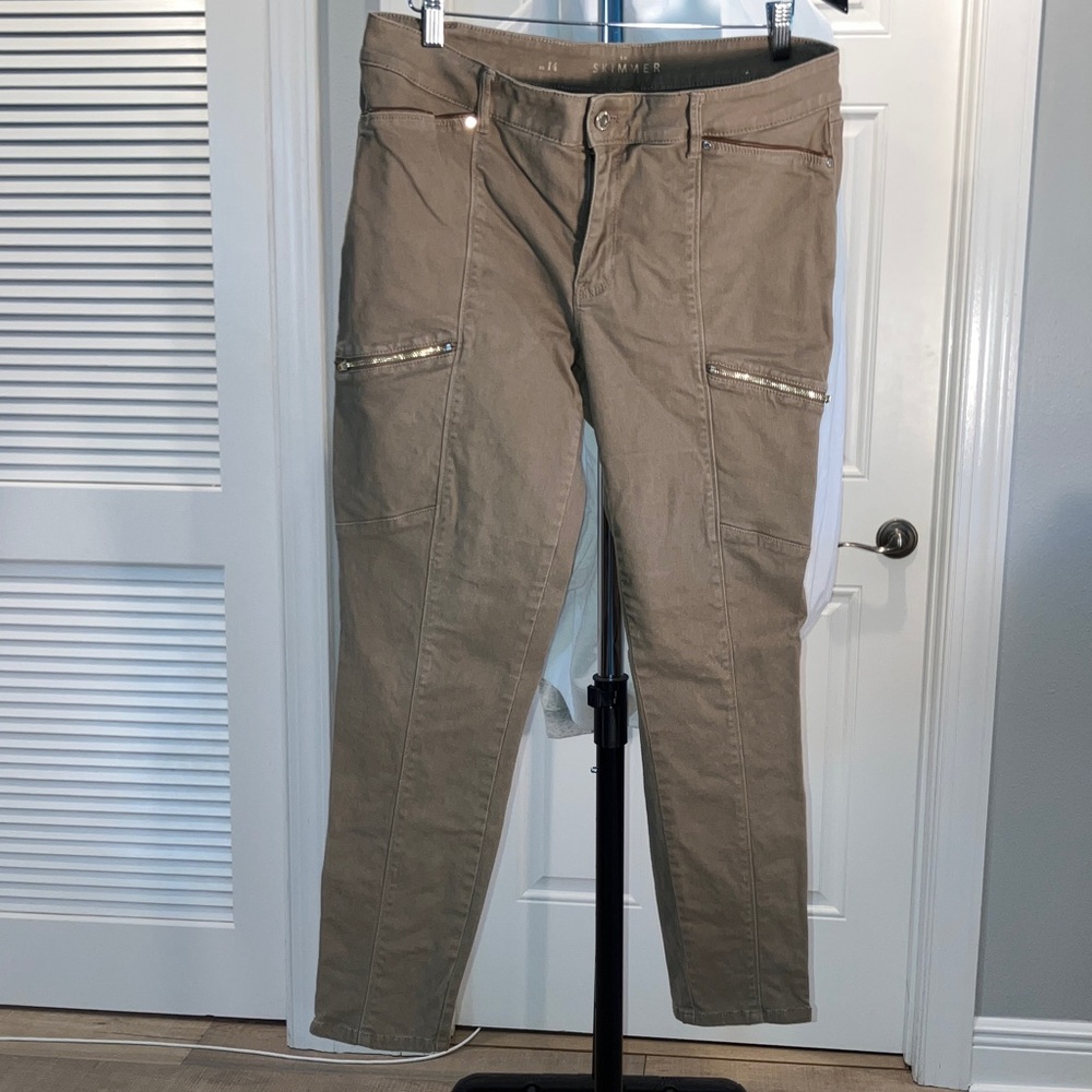 White House Black Market Cropped Ankle Pants in Taupe, 14